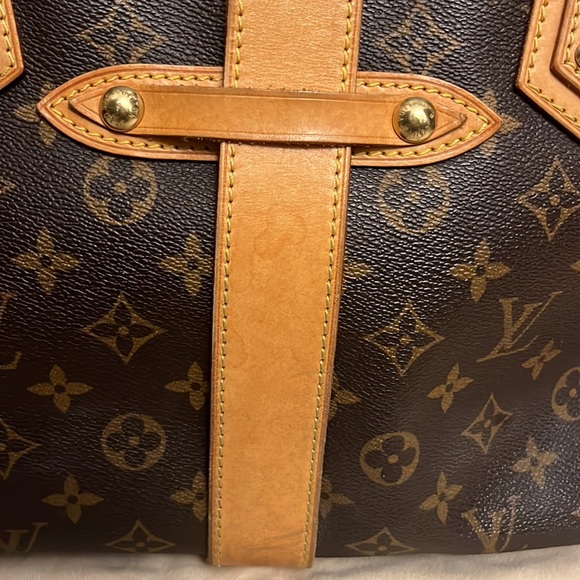 Authentic Louis Vuitton Manhattan - Picture 6 of 15